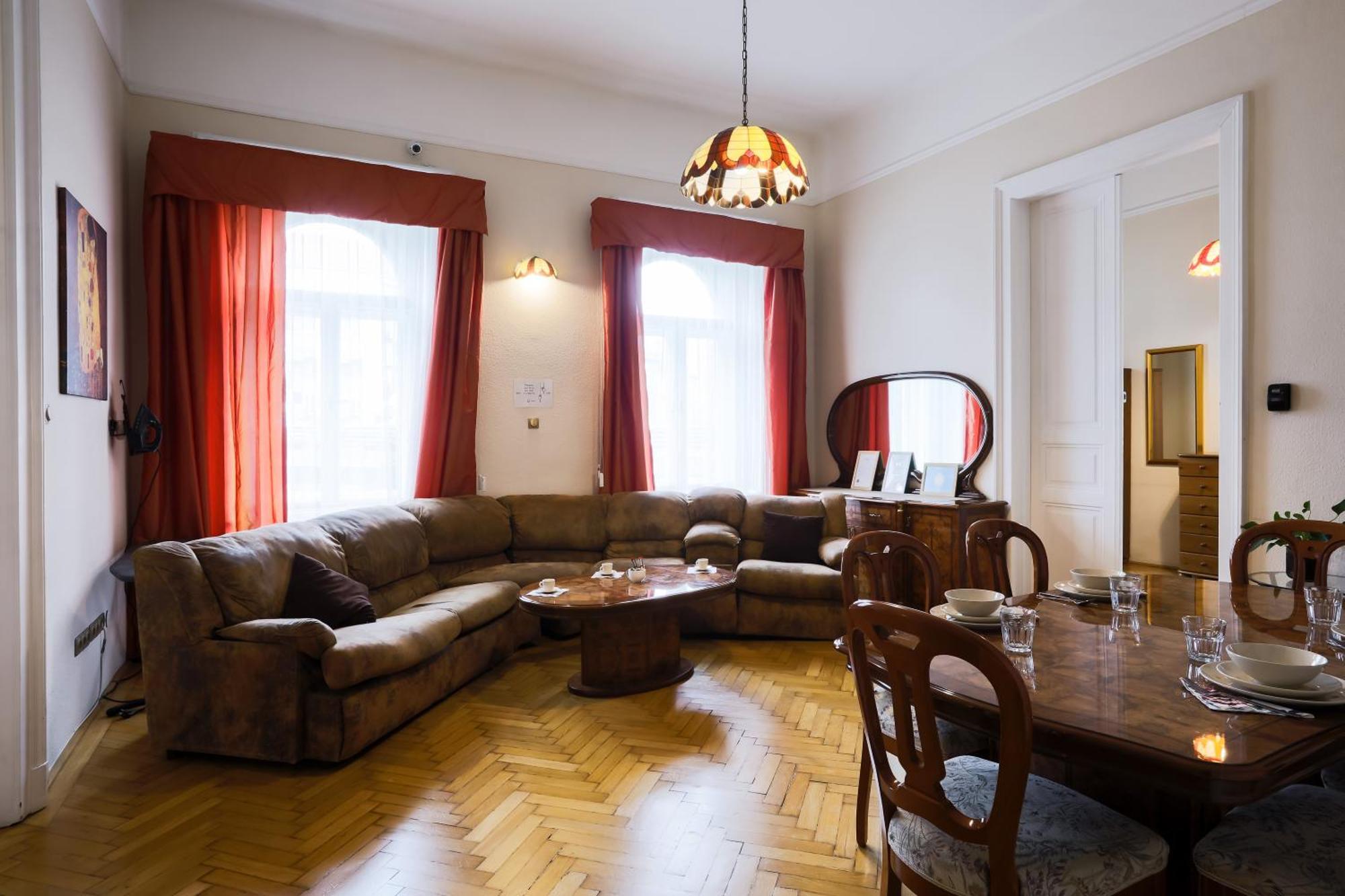 East Private Rooms Budapeste Exterior foto