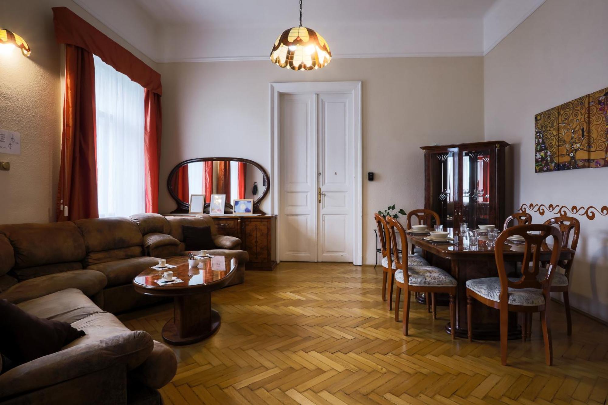 East Private Rooms Budapeste Exterior foto