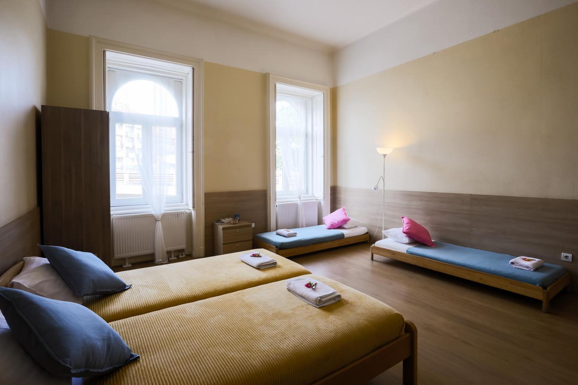 East Private Rooms Budapeste Exterior foto