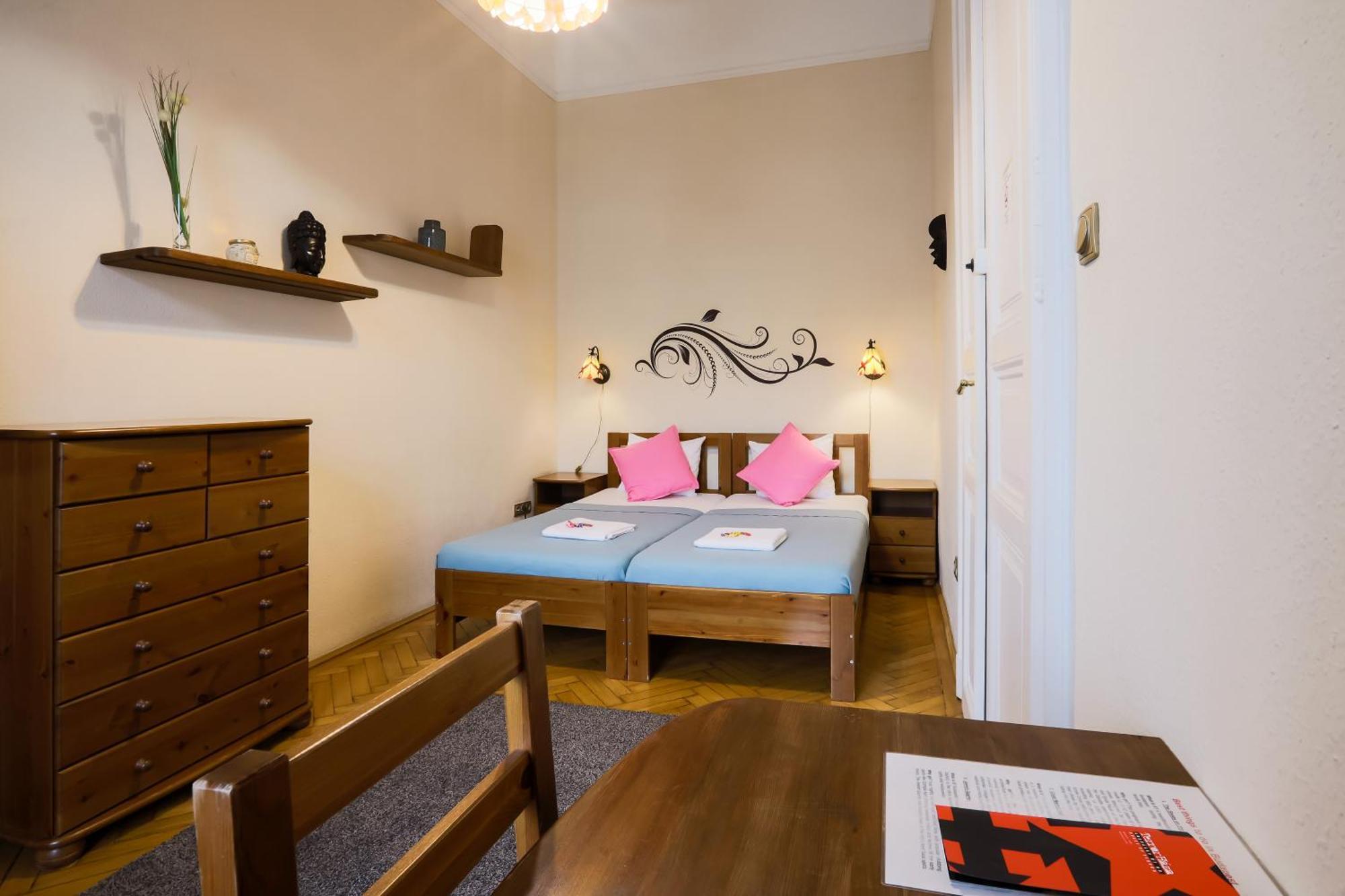 East Private Rooms Budapeste Exterior foto