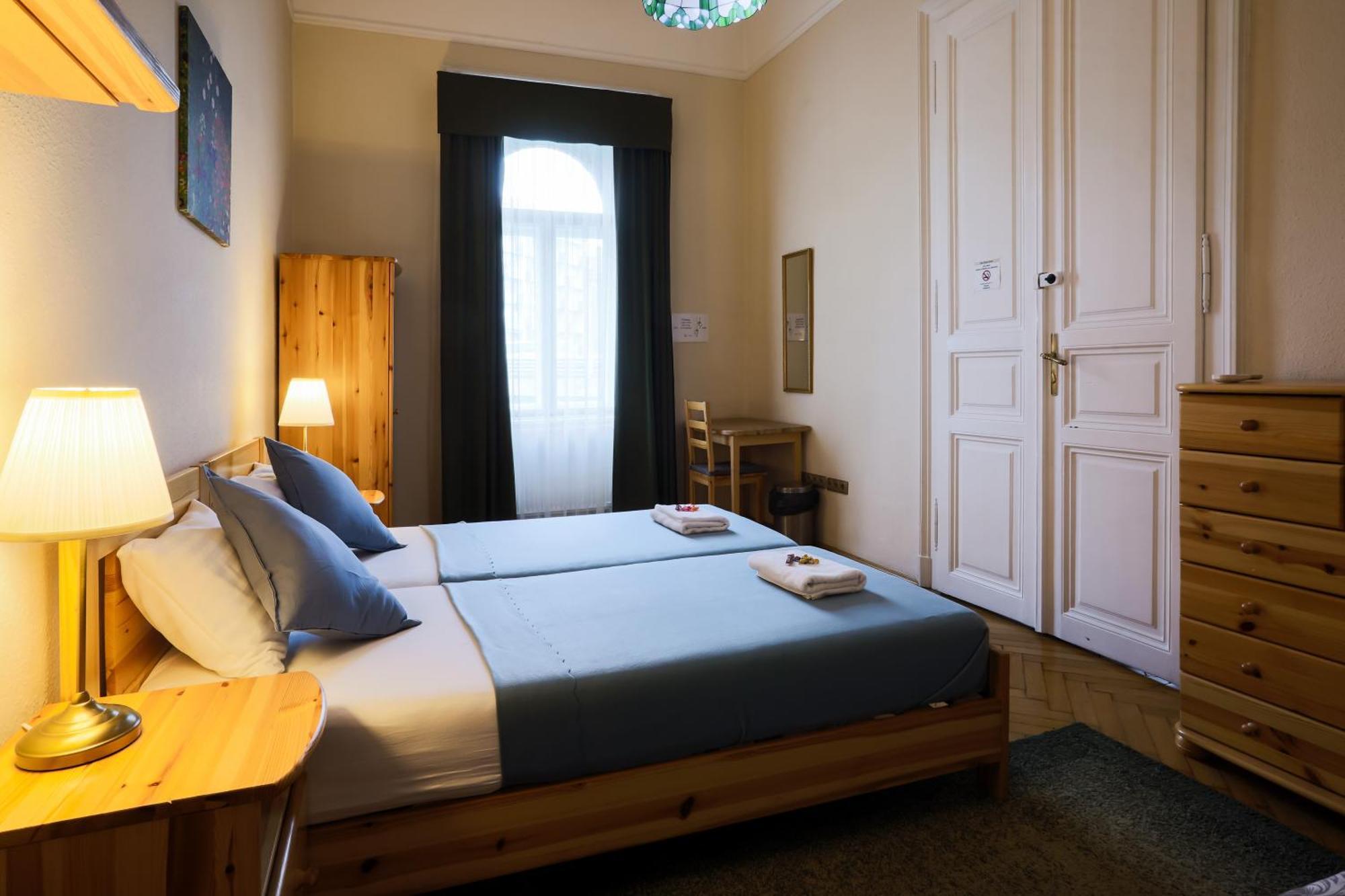 East Private Rooms Budapeste Exterior foto