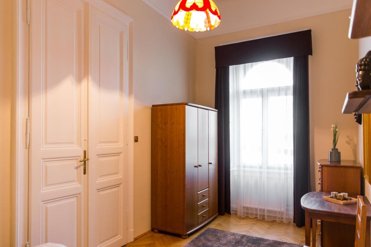 East Private Rooms Budapeste Exterior foto